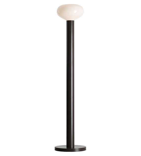 Zoombild von Flo Dunkelbraun stehlampe Von Artera - Sie hat einen stilvollen Rahmen in Dunkelbraun und einen runden wei&szlig;en Glasschirm, der ein weiches und angenehmes Licht verbreitet.