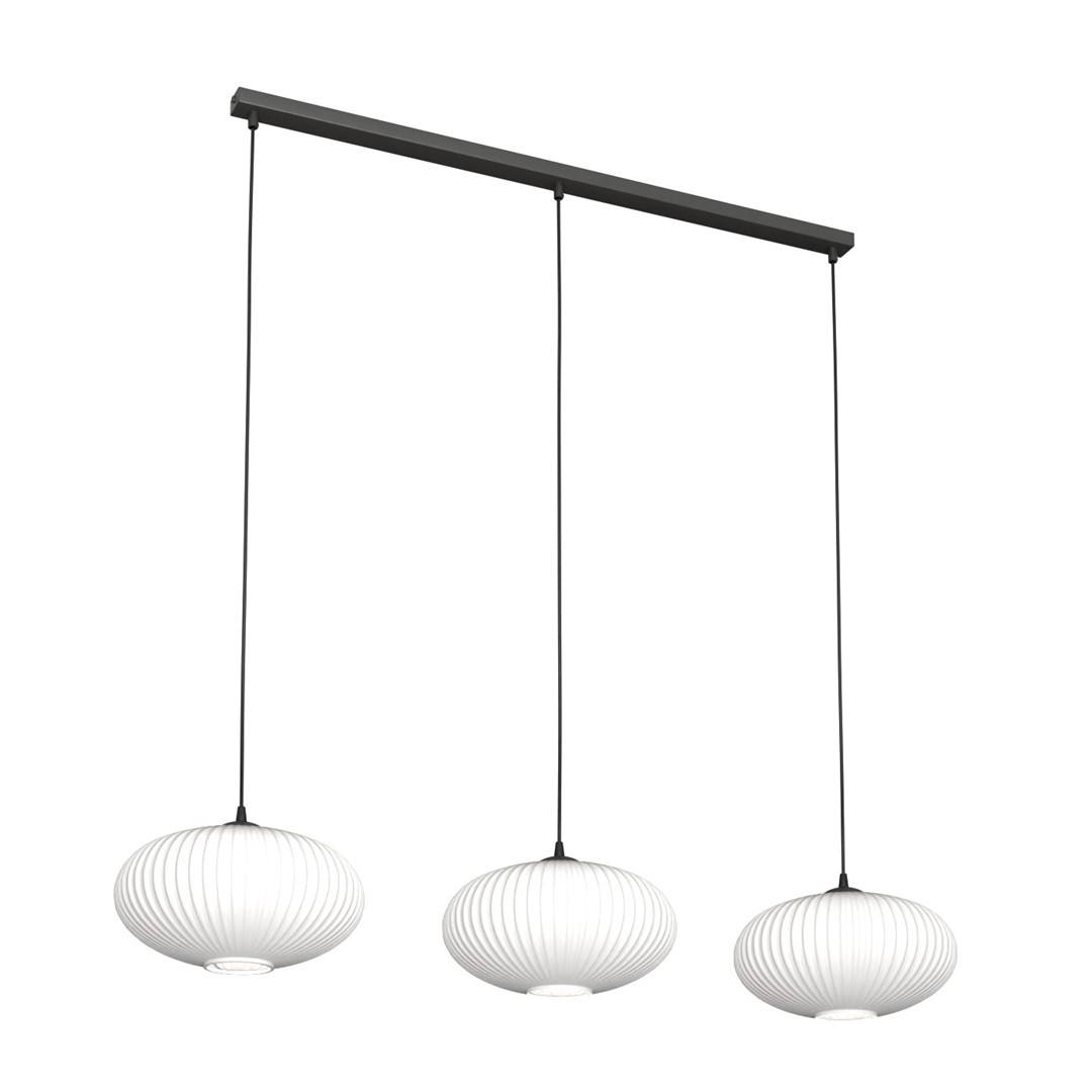Coco 115cm Weiß hängelampe Von Emibig Lighting - Die stilvollen Opalglaskuppeln verbreiten ein blendfreies Licht, das dem Raum eine leichte und weiche Atmosph&auml;re verleiht.