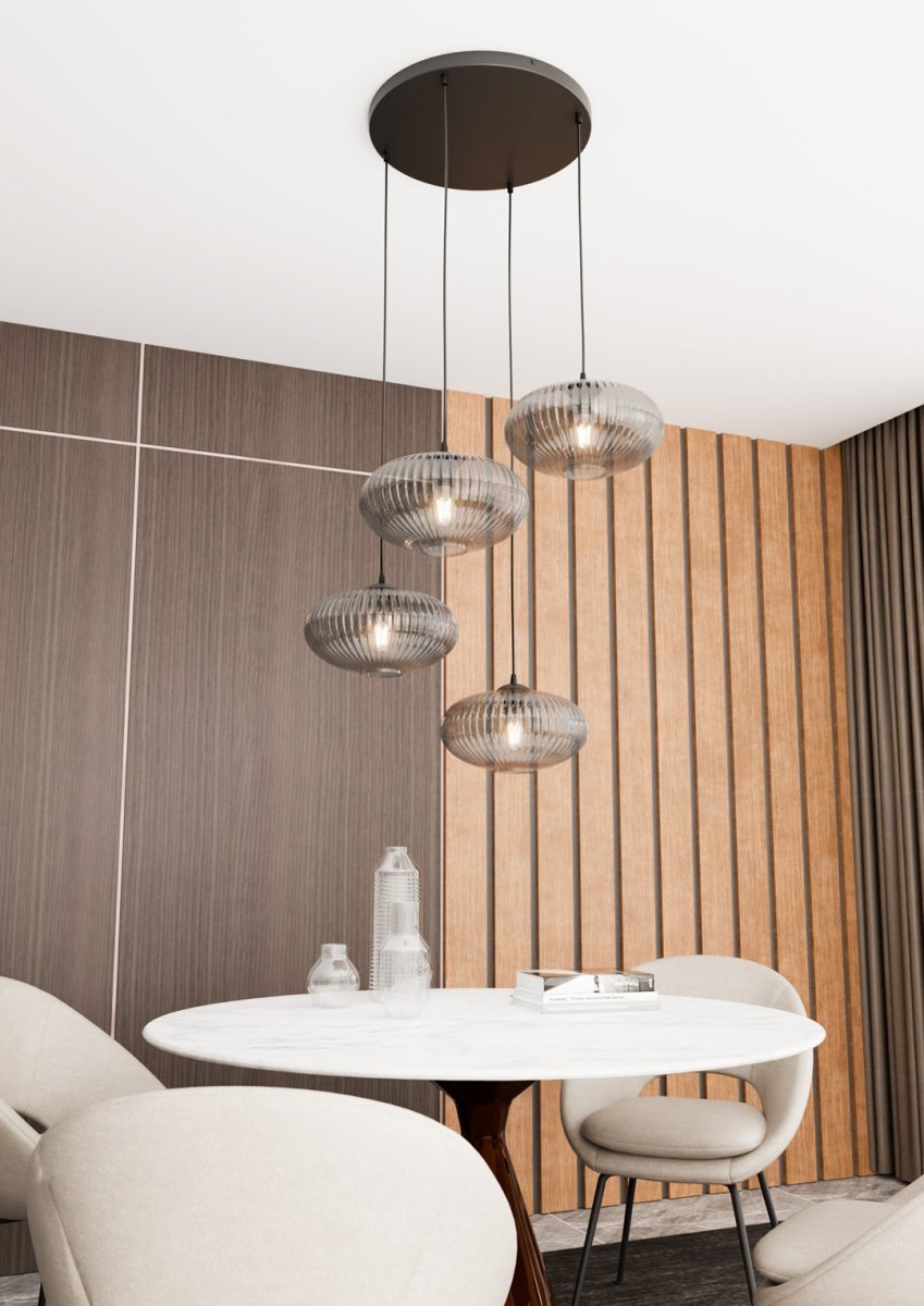 Coco Ø70 Rauchfarben hängelampe Von Emibig Lighting - Die stilvollen Rauchglasschirme verbreiten ein warmes Licht, das dem Raum eine leichte und weiche Atmosph&auml;re verleiht.