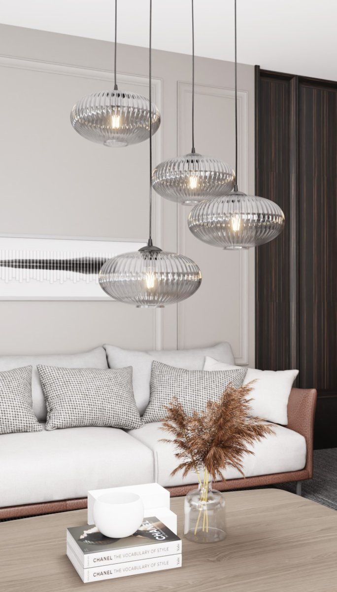 Coco Ø70 Rauchfarben hängelampe Von Emibig Lighting - Die stilvollen Rauchglasschirme verbreiten ein warmes Licht, das dem Raum eine leichte und weiche Atmosph&auml;re verleiht.