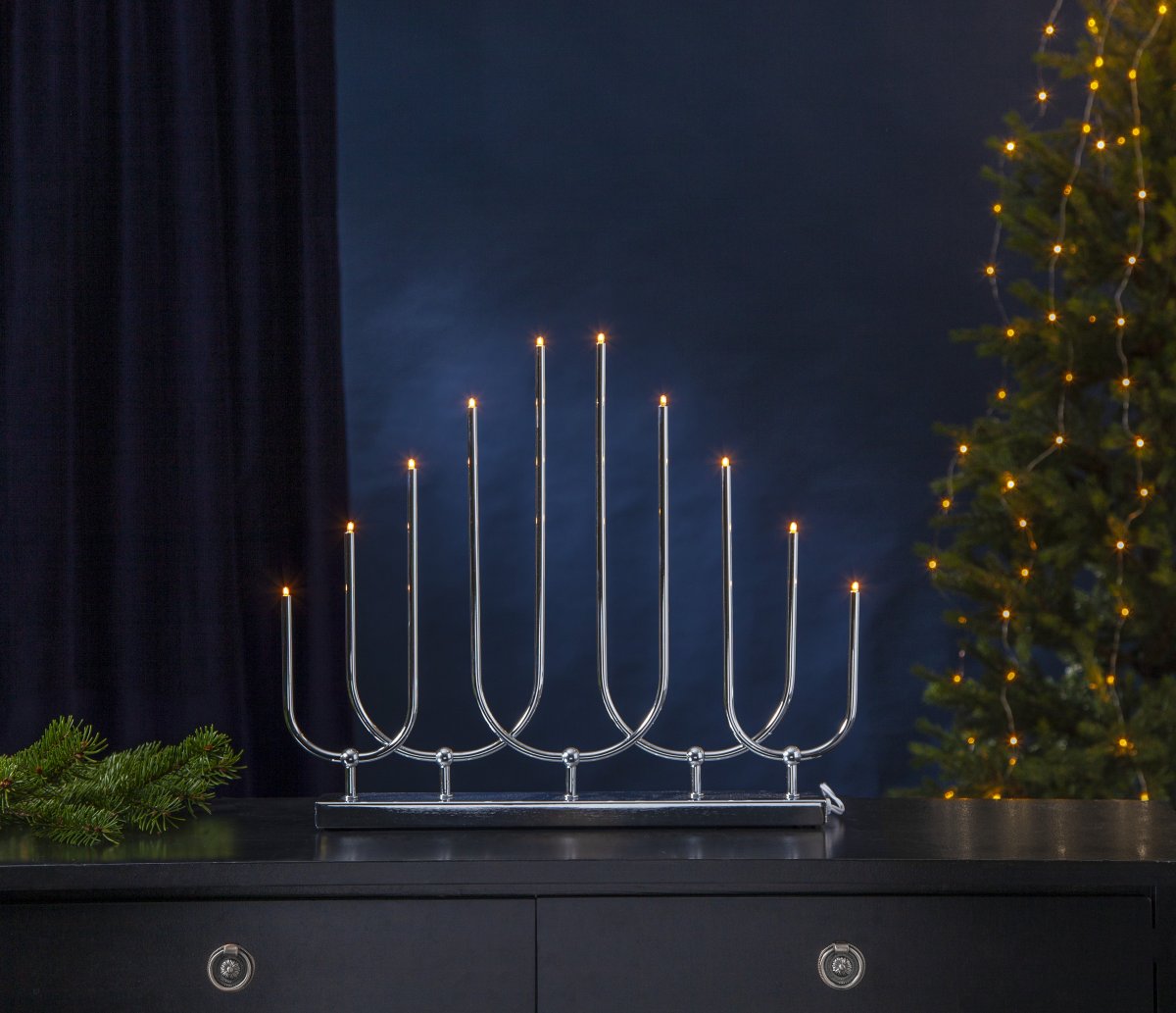Novum Chrom Von Star Trading - Novum leuchtet wundersch&ouml;n und verbreitet eine wunderbare Weihnachtsstimmung.