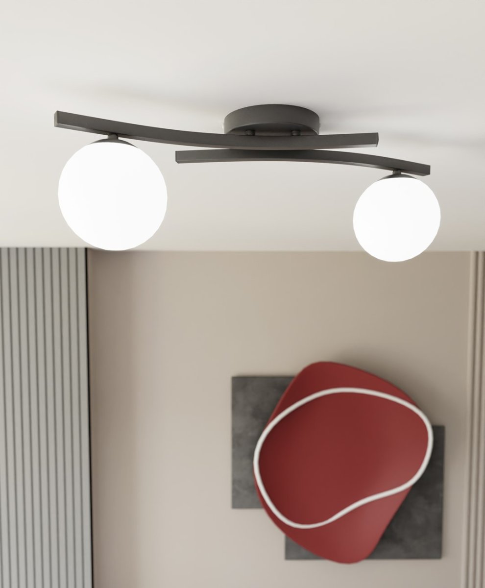 Opus 60cm Weiß deckenleuchte Von Emibig Lighting - Die schlichte Form und die Opalglaskuppeln verleihen dem Raum Weichheit und Leichtigkeit, w&auml;hrend die Lampe ein angenehmes, diffuses Licht verbreitet.
