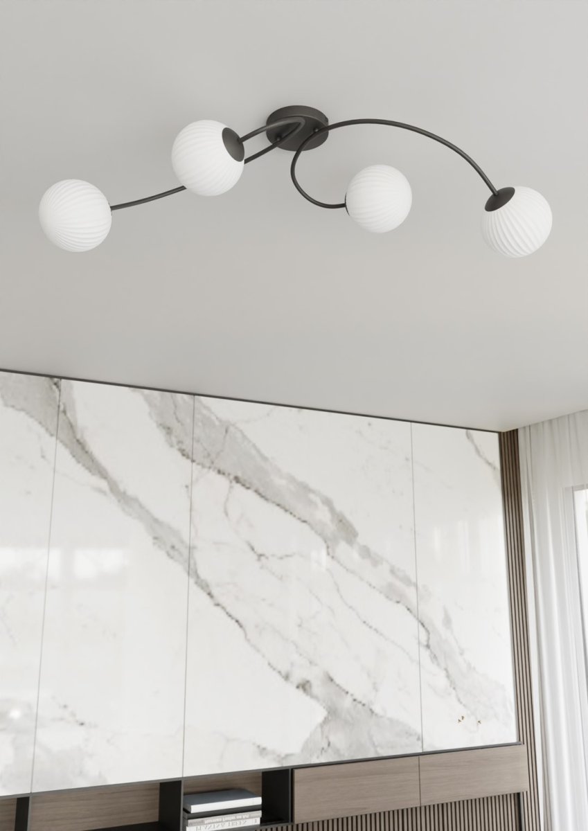 Vibra 110cm Weiß deckenleuchte Von Emibig Lighting - Die Opalglaskuppeln verbreiten ein weiches und diffuses Licht, das dem Raum Leichtigkeit und ein modernes Flair verleiht.