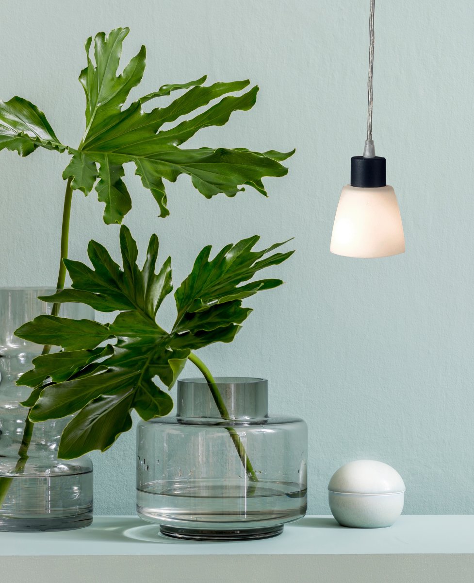 Småland Ø10 Weiß fensterlampe Von Aneta Lighting - Die Lampe hat ein 4 Meter langes Kabel mit Schalter und EU-Stecker.