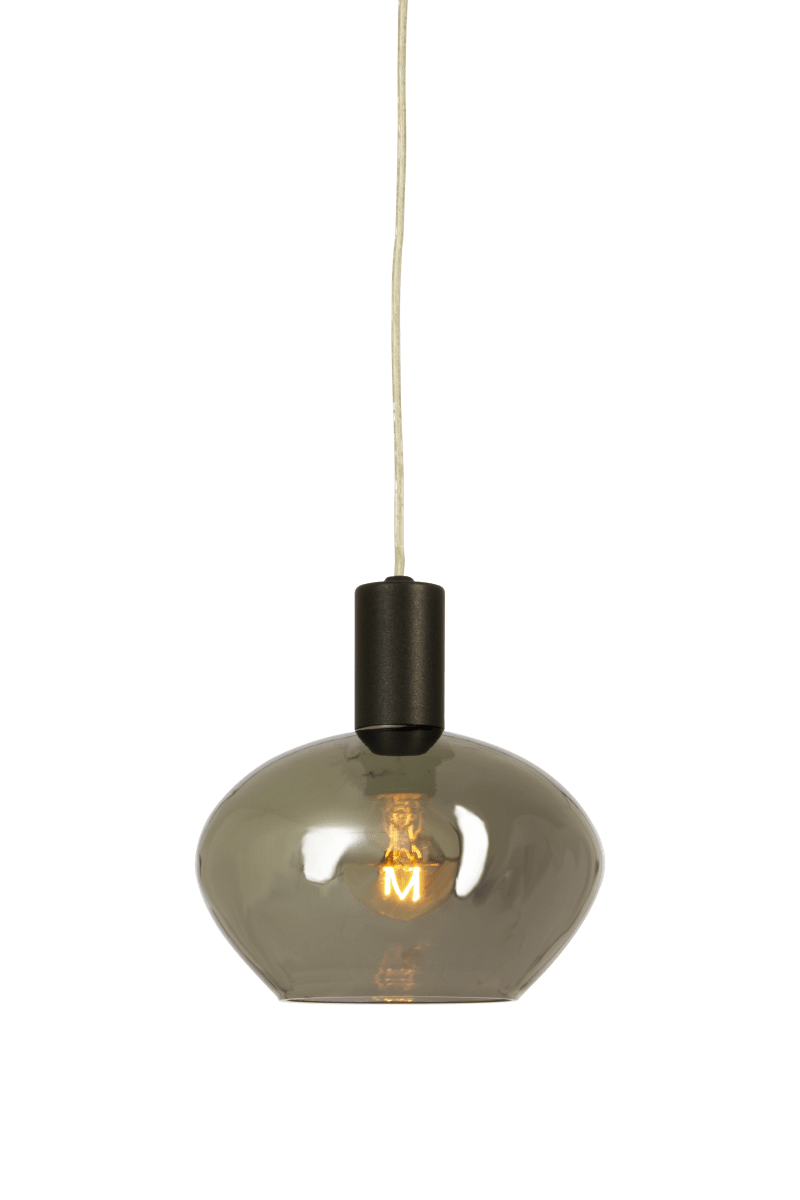 Bell Ø15 Rauchfarben fensterlampe Von Aneta Lighting - Gefertigt aus schwarzem Metall, mit einem runden Schirm aus Rauchglas, der ein sanftes und angenehmes Licht spendet.