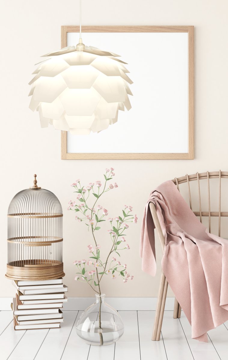 Carpatica Ø40 Weiß hängelampe Von Aneta Lighting - Der Deckenbaldachin ist aus weißem Kunststoff zur Hakenaufhängung und mit Klemmleiste ausgestattet.