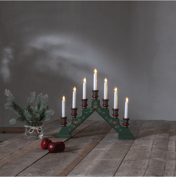 Sara Grün Von Star Trading - Mit seinen 7 Lichtquellen sorgt der Kerzenst&auml;nder f&uuml;r gem&uuml;tliches Licht und eine heimelige Weihnachtsstimmung.