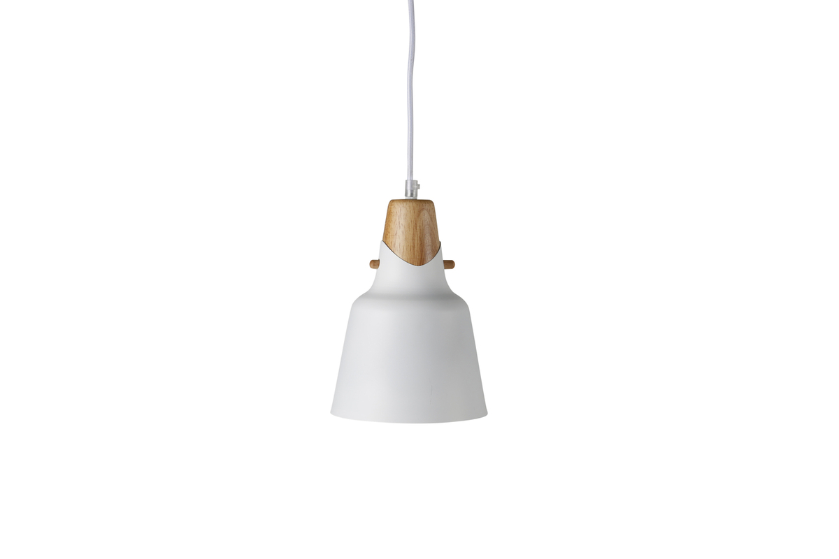 Rigel Ø16 Weiß hängelampe Von Venture Design - Mit der Rigel Deckenleuchte erhalten Sie moderne und elegante Beleuchtung, die in die meisten R&auml;ume und Einrichtungsstile passt.