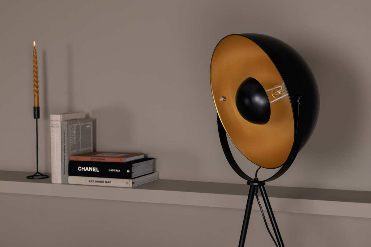 Search Schwarz stehlampe Von Venture Design - Die schlanken Beine verleihen der Leuchte ein stilvolles Aussehen und machen sie zur perfekten Stehleuchte f&uuml;r alle, die das gewisse Extra w&uuml;nschen!