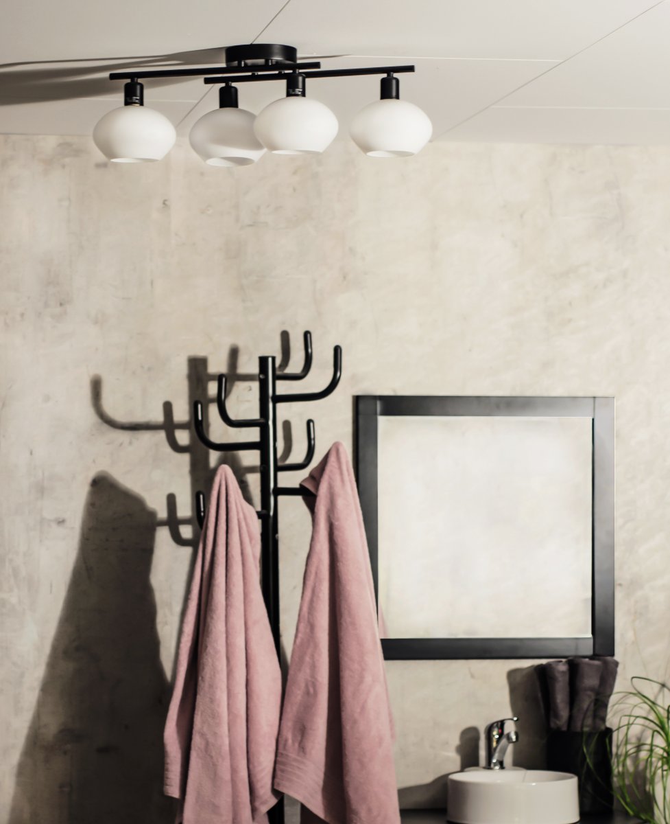 Elba 60cm Schwarz badezimmerlampe Von Aneta Lighting - Mit seinem schlichten und stilvollen Design passt Elba in die meisten Badezimmer.