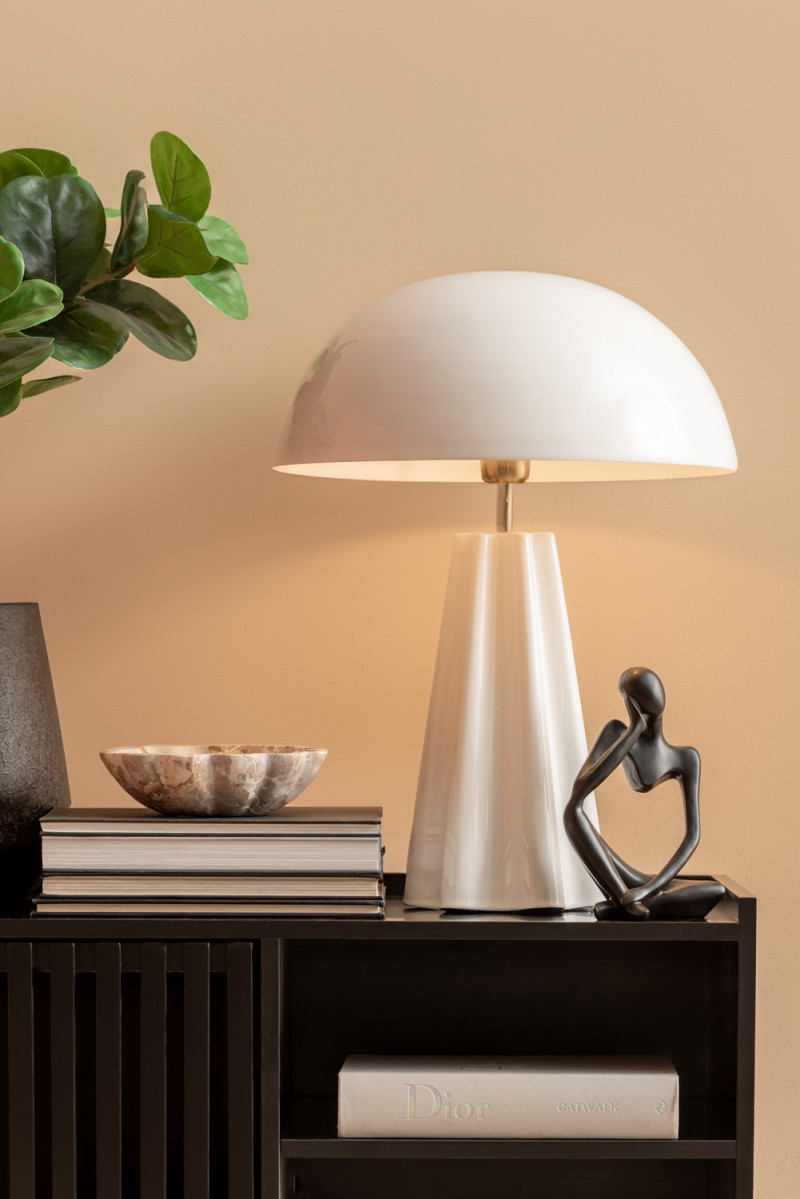 Amplio 55cm Weiß tischlampe Von Leitmotiv - Amplio ist eine gr&ouml;&szlig;ere und markantere Tischleuchte, die Funktion und Stil vereint.