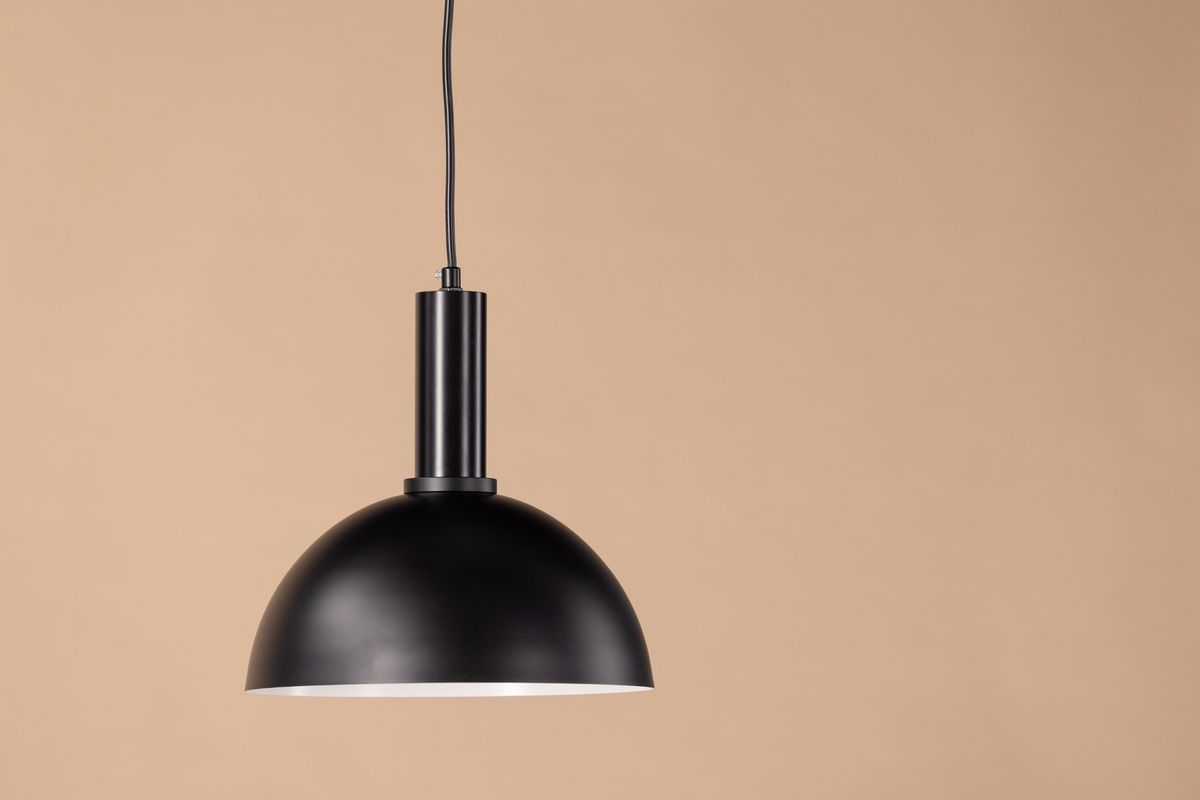 Narbonne Ø25 Schwarz hängelampe Von Venture Design - Mit der Narbonne Deckenleuchte erhalten Sie eine zeitlose und klassische Leuchte, die in die meisten R&auml;ume passt.