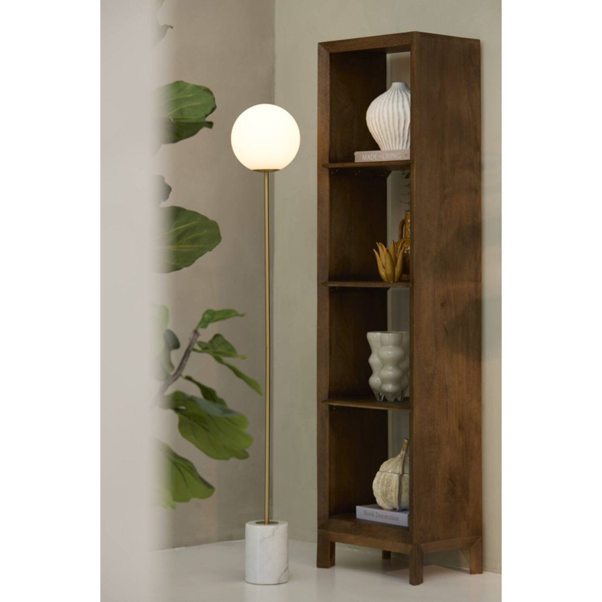 Medina Antikes Messing stehlampe Von Light & Living - Der Sockel aus Marmor in Kombination mit dem Sockel aus Aluminium mit antikem Messing-Finish trägt zur Eleganz bei.