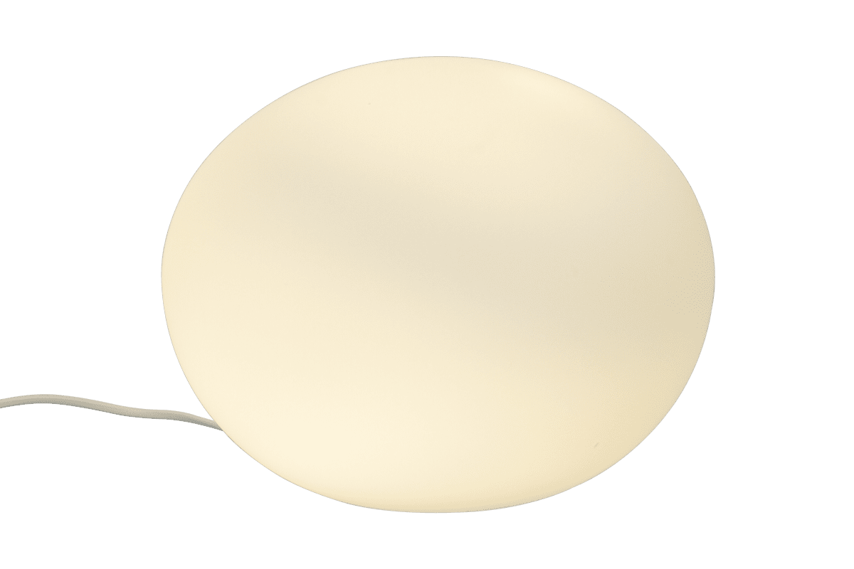 Globus 23cm Opal tischlampe Von Aneta Lighting - Globus-Tischleuchte aus opalwei&szlig;em Glas mit einer Lichtquelle im Inneren der Glaskugel, die dekoratives und gem&uuml;tliches Licht spendet.