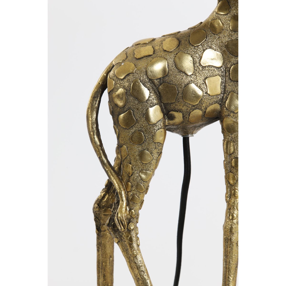 Giraffe 68cm Gold tischlampe Von Light & Living - Giraffe ist eine einzigartige Tischlampe, die kühnes Design mit Eleganz verbindet.