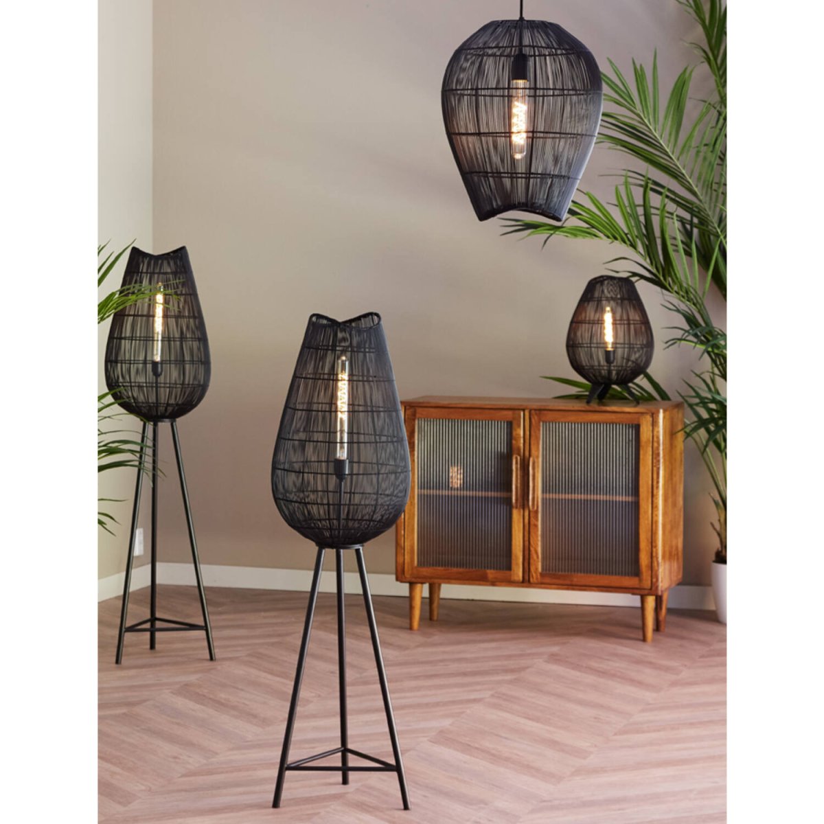 Yumi 47cm Schwarz tischlampe Von Light & Living - Wird mit Kabel, Netzschalter und Stecker geliefert.