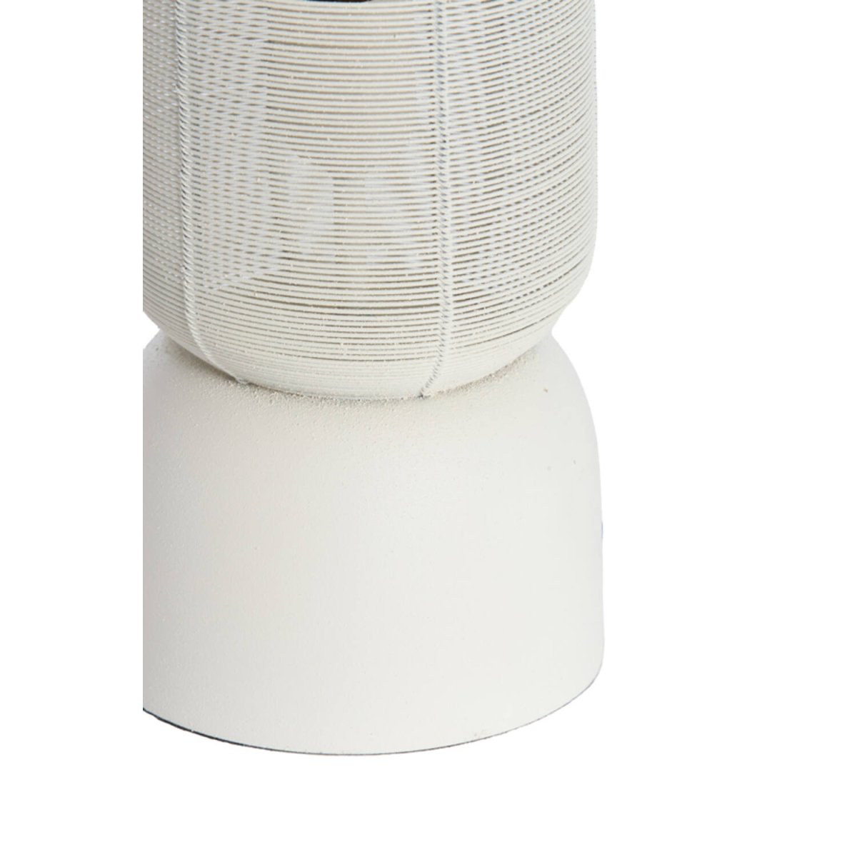 Lezuza 40cm Cremeweiß tischlampe Von Light & Living - Wird mit schwarzem Kabel, Netzschalter und Stecker geliefert.