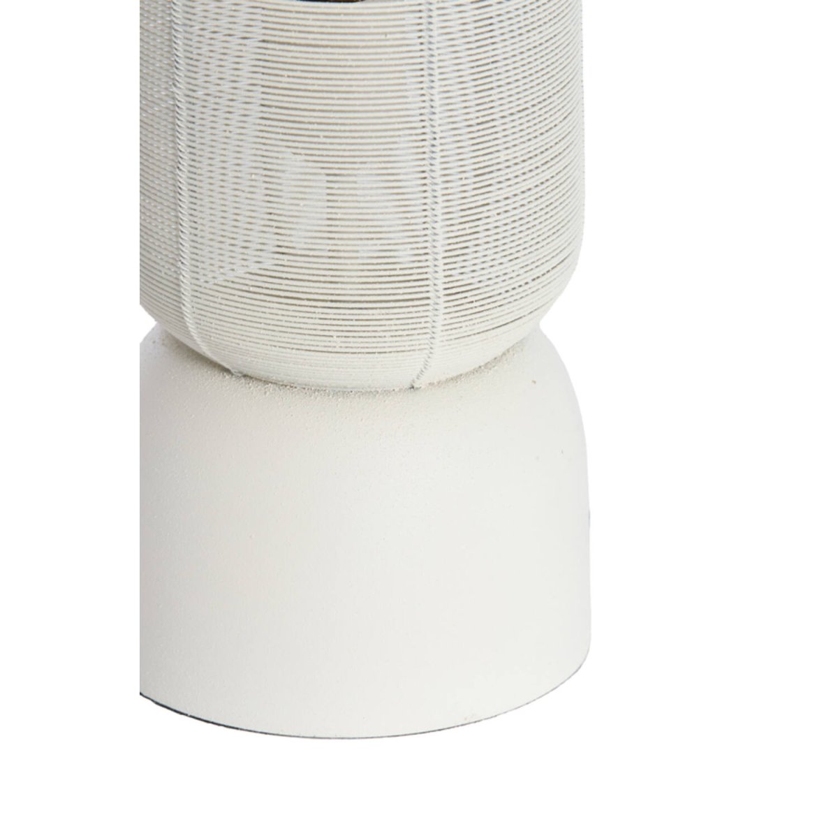 Lezuza 60cm Cremeweiß tischlampe Von Light & Living - Wird mit schwarzem Kabel, Netzschalter und Stecker geliefert.