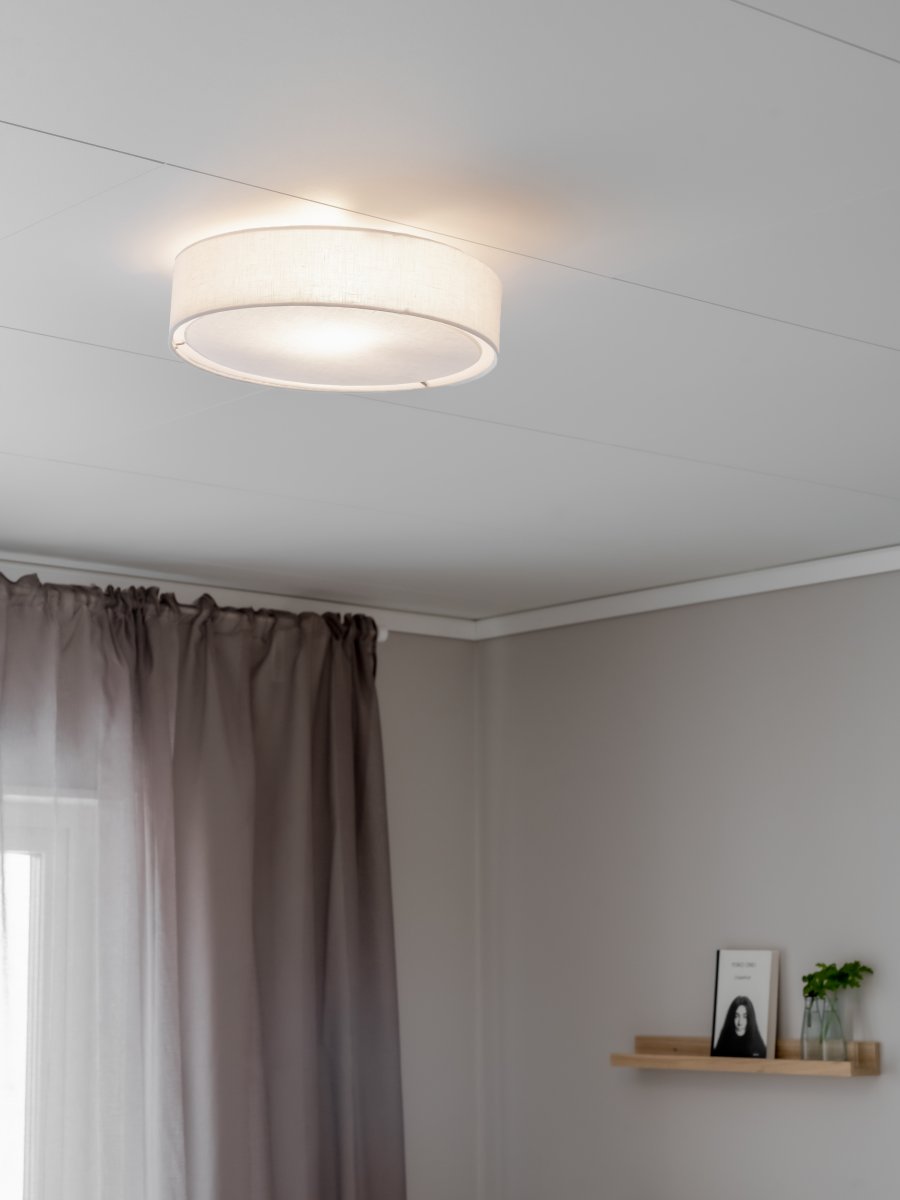 Sam Ø45 Weiß deckenleuchte Von PR Home - Sam ist eine Deckenleuchte, die mit ihrem dezenten Design Stil verleiht.