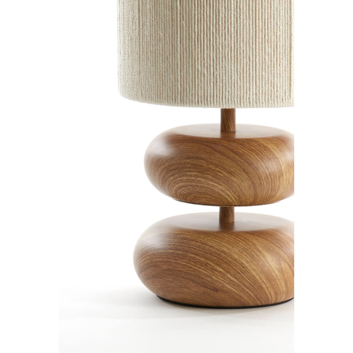 Danialo 50cm Holz tischlampe Von Light & Living - Die harmonische Materialkombination erzeugt eine warme und einladende Atmosph&auml;re &ndash; perfekt f&uuml;r ein skandinavisches oder bohemisches Interieur.