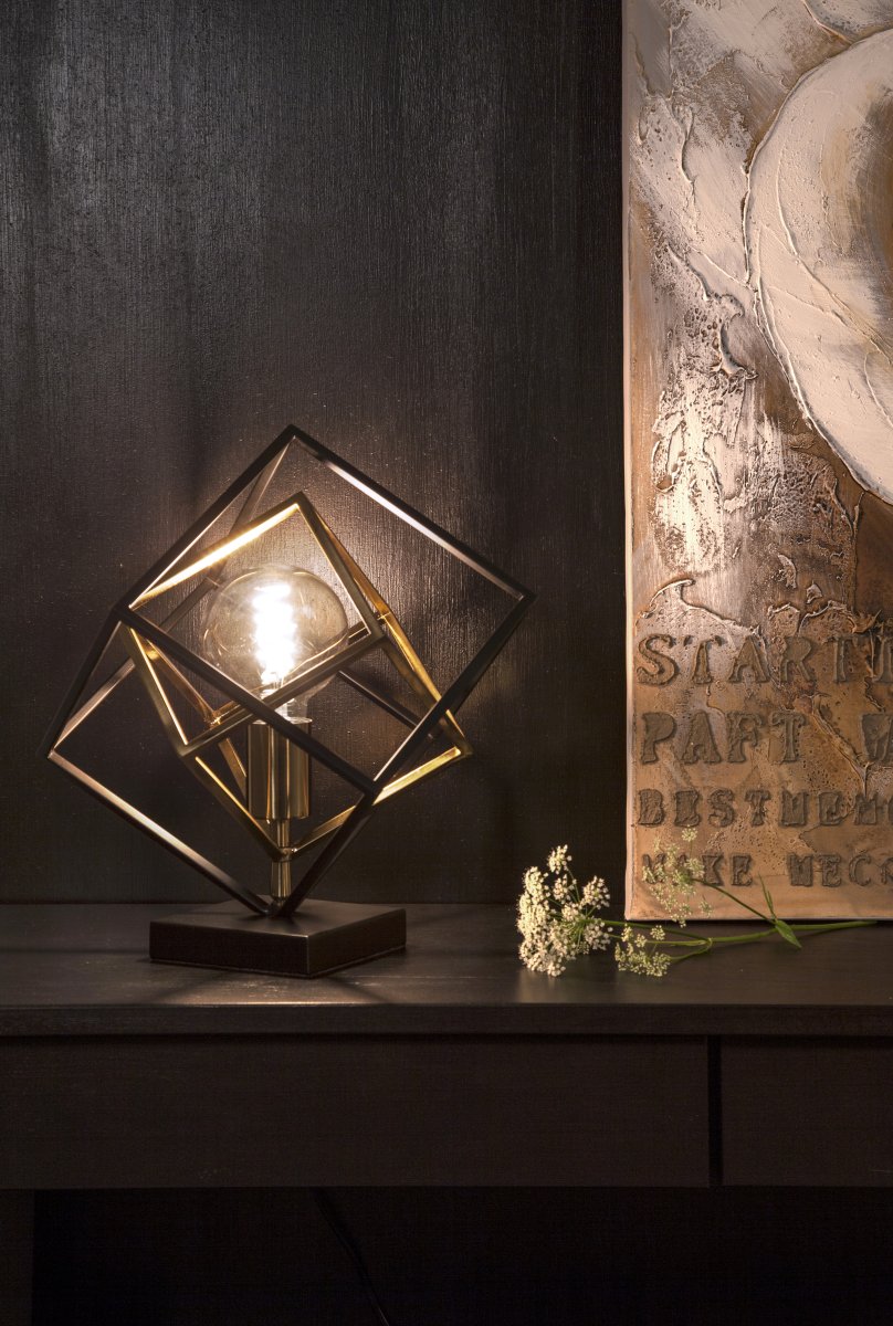 Cubes 35cm Schwarz tischlampe Von Aneta Lighting - Kabel mit Mittelstromschalter und Stecker.