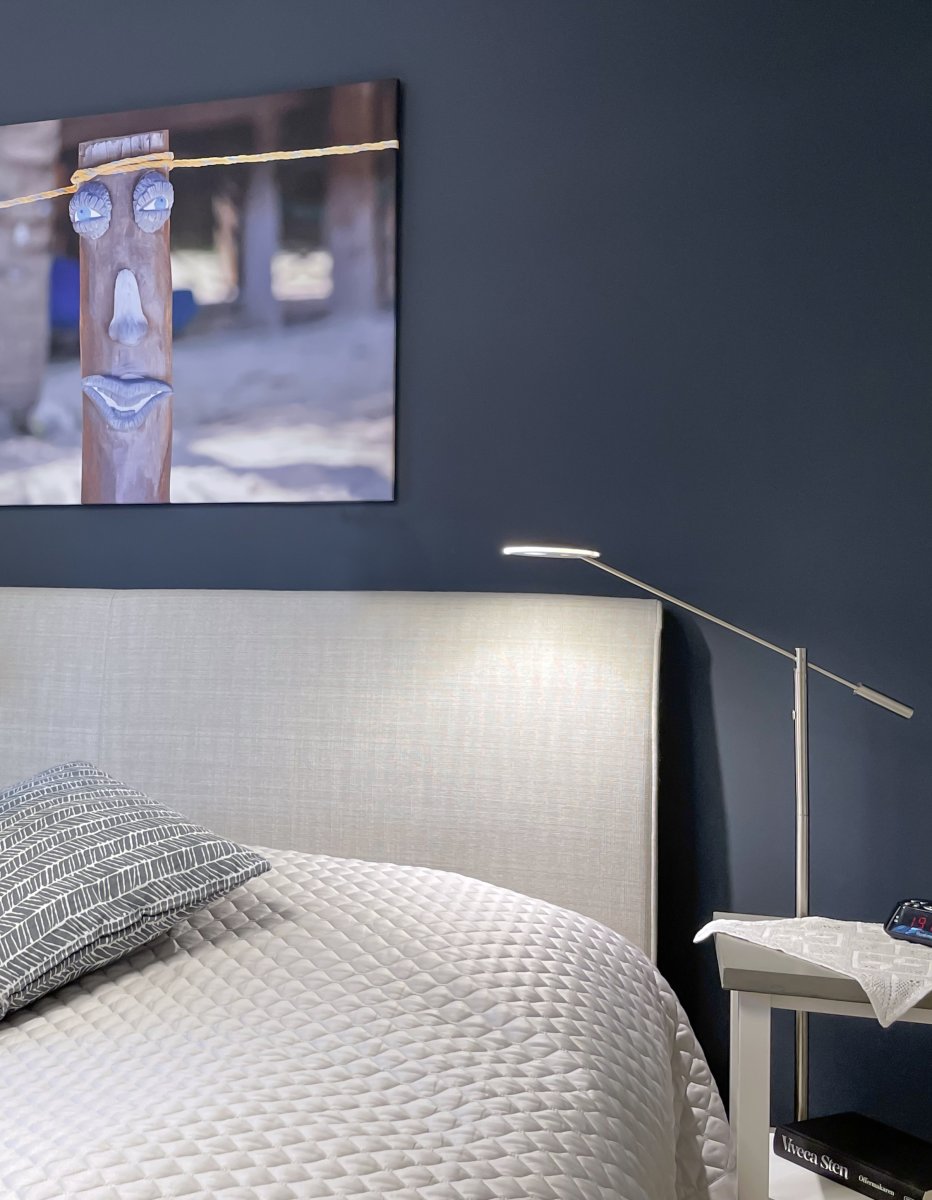 Cadiz Stahl stehlampe Von Aneta Lighting - Dies ist die Lampe f&uuml;r alle, die viel Licht zum Handarbeiten oder eine gute Leselampe ben&ouml;tigen.