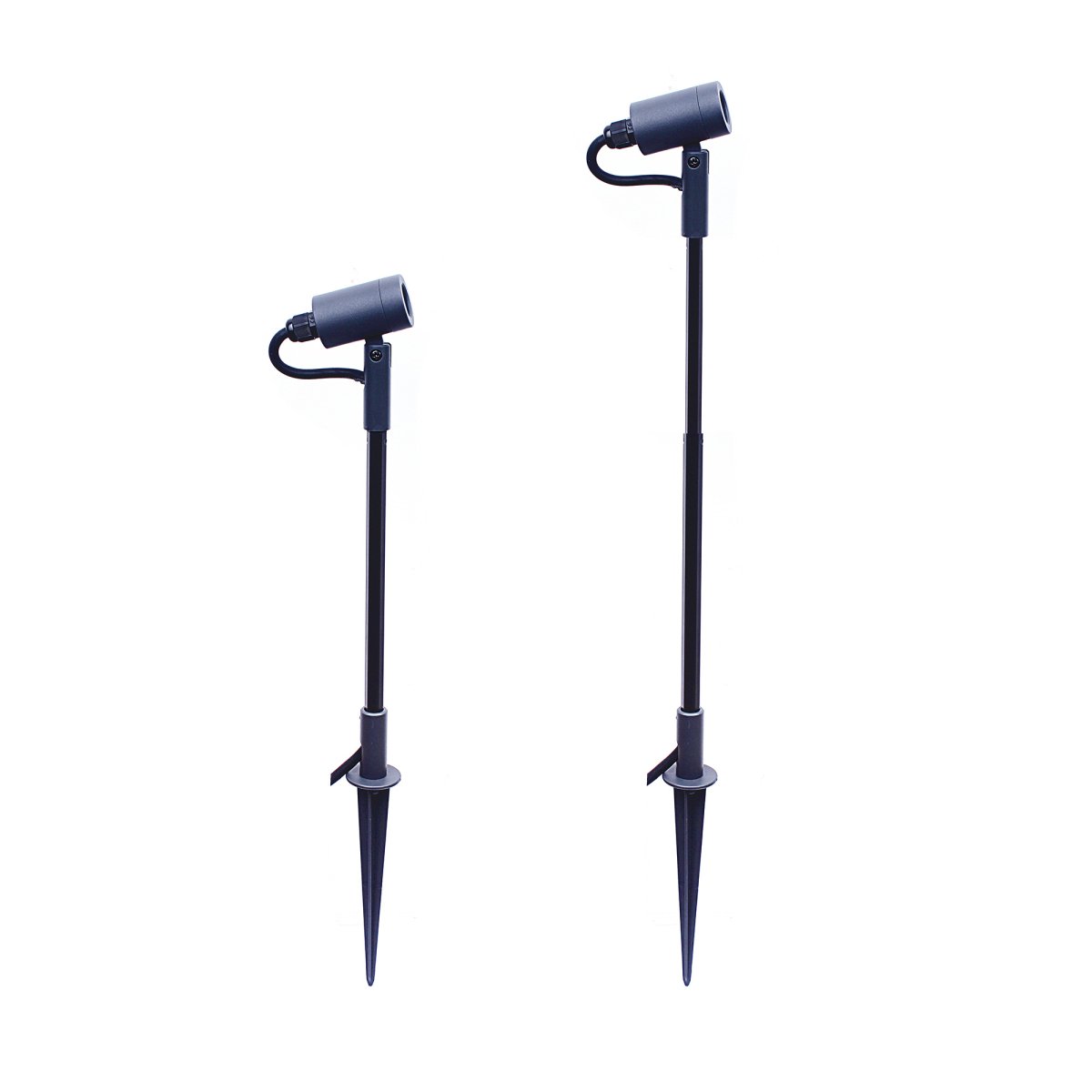 Astro Dunkelgrau Von Lightson - Das Licht ist schön gestreut und kann sowohl nach oben als auch nach unten gerichtet werden, wodurch sich die Lampe für viele verschiedene Arten von Büschen und Bäumen, aber auch für Gehwege und Pfade eignet.