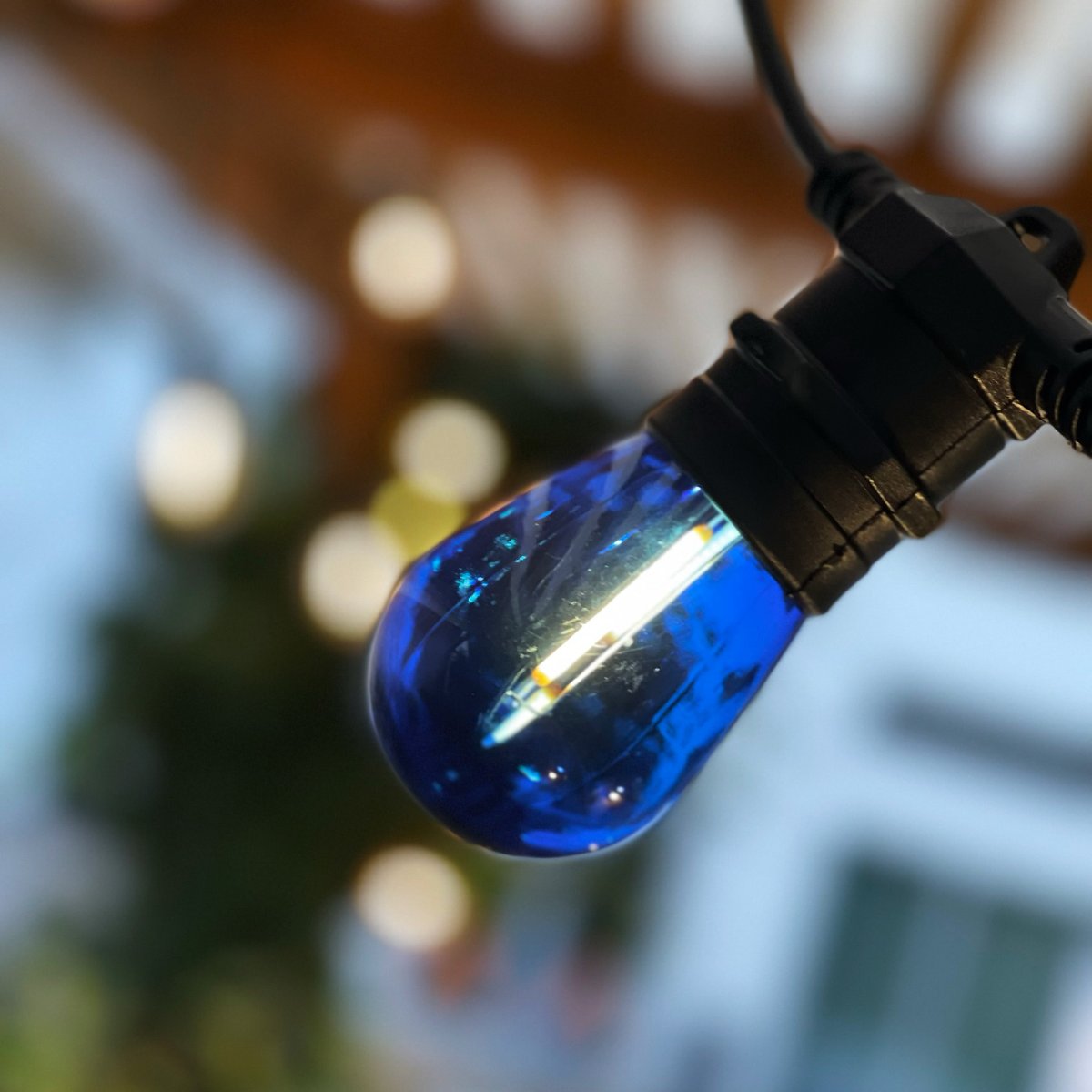 Deco bulb x 5 Blau Von Lightson - Garden Plug &amp; Play von LightsOn ist ein flexibles und günstiges 12-Volt-System für Ihren Garten, das Sie einfach selbst installieren und später bei Bedarf auf bis zu 50 Meter erweitern können.