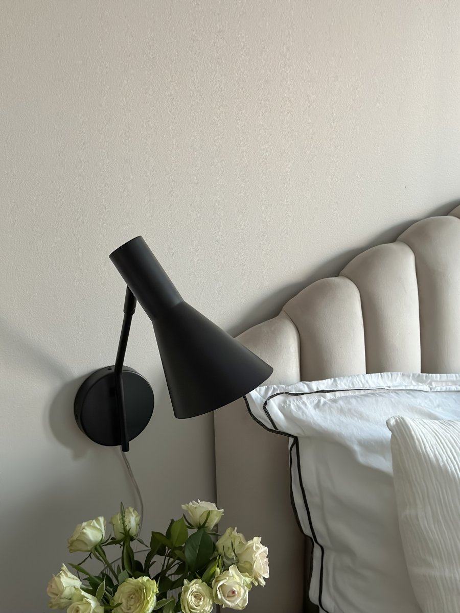 Ceres Schwarz leselampe Von Aneta Lighting - Die Wandleuchte CERES ist praktisch und stilvoll zugleich und sorgt für angenehmes Licht beim Lesen oder Handarbeiten.