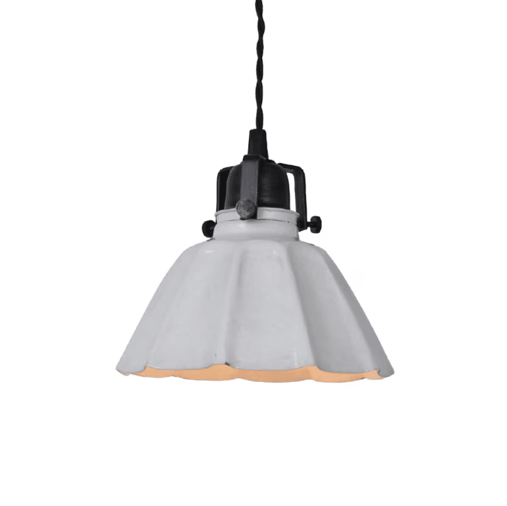 Margareta Ø18 Weiß fensterlampe Von Strömshaga - Der Schirm hat eine marmorierte Oberfl&auml;che, die von Hand bemalt wurde, daher k&ouml;nnen Unebenheiten und Unterschiede auftreten.