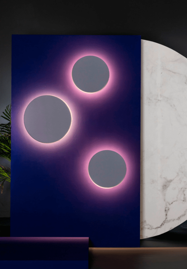 Tou Grau wandlampe Von Faro Barcelona - Es besteht aus Aluminium und hat einen Bezug aus Stoff und Schaumstoff.