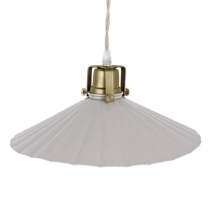 Anita Ø30 Beige fensterlampe Von Strömshaga - Die Lampe verf&uuml;gt &uuml;ber ein cremefarbenes, gedrehtes Textilkabel mit einer L&auml;nge von etwa 150 Zentimetern.