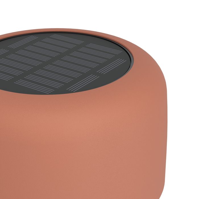 Roccanova 30cm ROT solarleuchte Von Eglo - Roccanova ist eine stilvolle, solarbetriebene Tischlampe, die Form und Funktion für den Innen- und Außenbereich vereint.