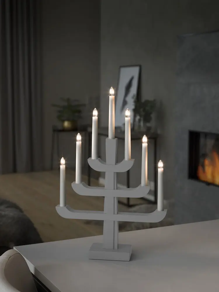 Candelabra 7 Lights Grau Von Konstsmide - Mit seinen drei stilvollen Ebenen und sieben warmwei&szlig;en Lichtern verbindet es klassischen Charme mit modernem Design.