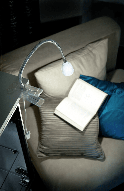 Stella Weiß klemmlampe Von Airam - Dank des flexiblen Metallschafts k&ouml;nnen Sie das Licht ganz einfach und frei dorthin richten, wo Sie m&ouml;chten.
