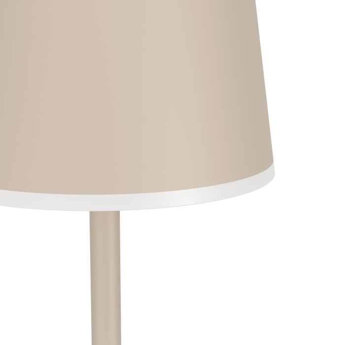Mannera 140cm Sand tragbare Von Eglo - Mannera ist eine wiederaufladbare Stehleuchte in Sand und Weiß, die modernes Design mit praktischer Touch-Steuerung verbindet.