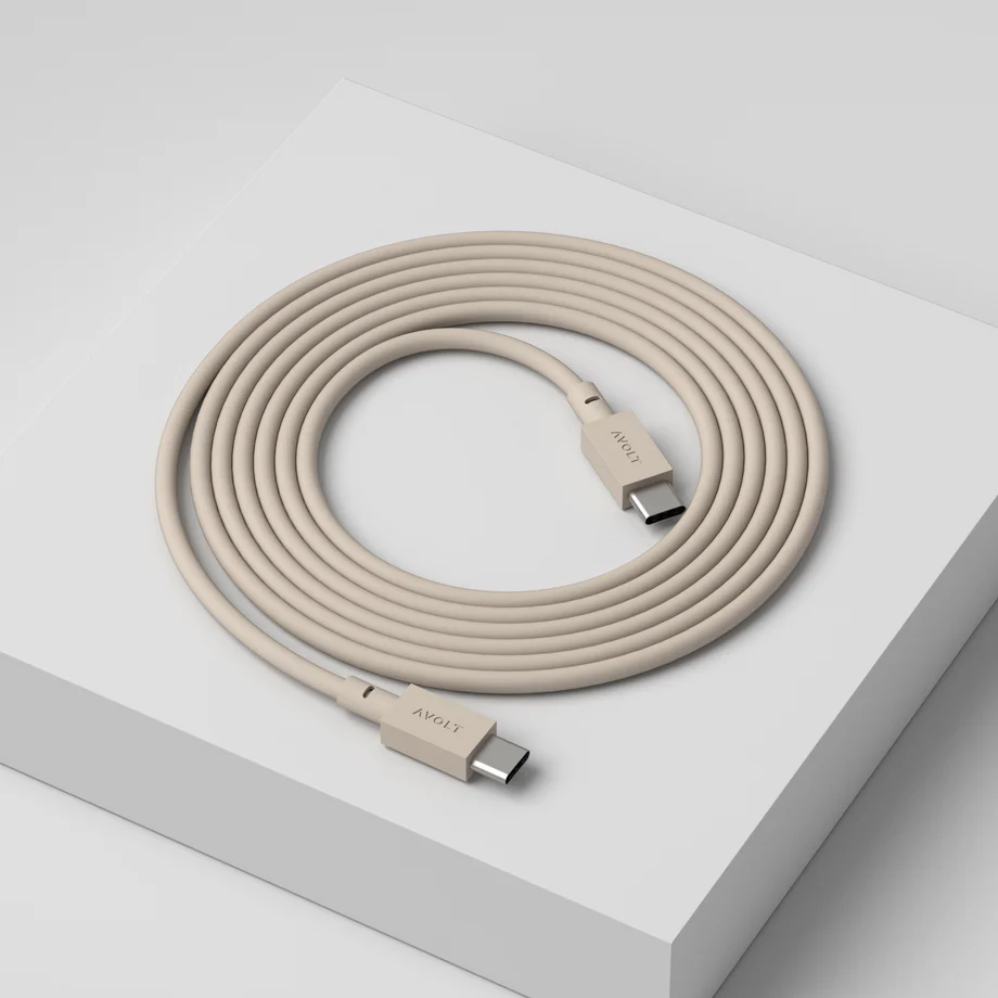 Cable 1 USB C to USB C Charging Cable, 2m Sand Von Avolt - Kabel 1 USB-C auf USB-C von Avolt kombiniert leistungsstarkes Laden mit stilvollem skandinavischen Design.
