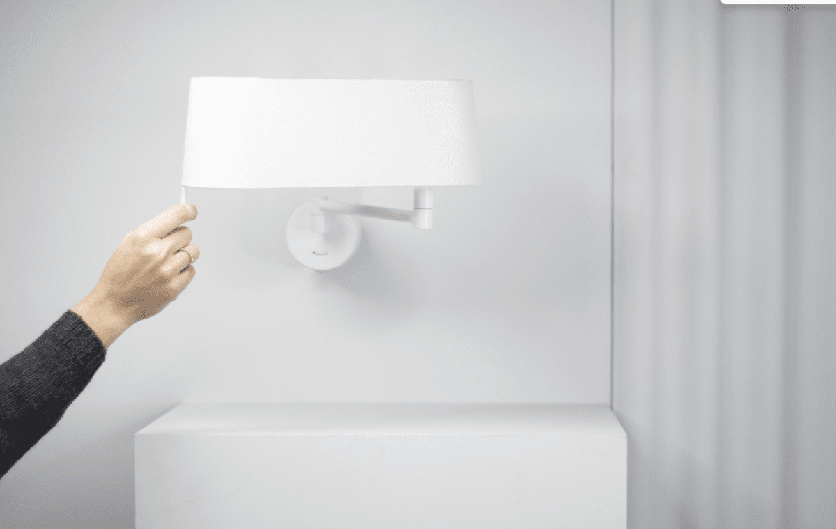 Desliz 52cm Weiß wandlampe Von Faro Barcelona - Die wei&szlig;e Wandleuchte eignet sich ideal zur Beleuchtung des Schlafzimmers und eignet sich perfekt als Leseleuchte.