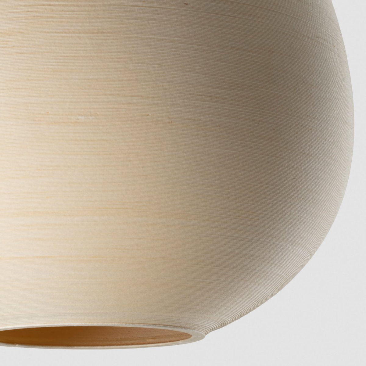 Tierra Ø52 Beige hängelampe Von Faro Barcelona - Eingeschaltet verwandelt sich die Leuchte in eine Lichtskulptur mit starker visueller Pr&auml;senz.