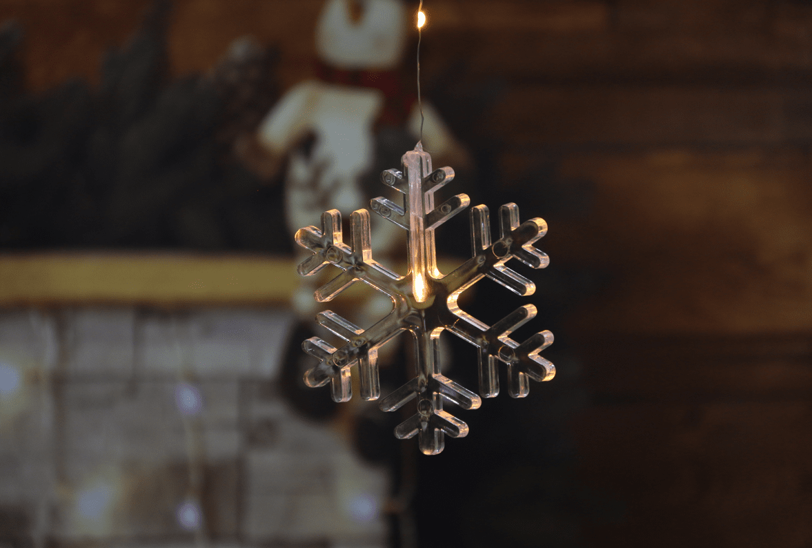 Lichtervorhang Mit Schneefall 1,2m Von Pixie Design - Schaffen Sie mit dem Lichtervorhang &bdquo;Schneeflocke&ldquo; eine zauberhafte Weihnachtsatmosph&auml;re.