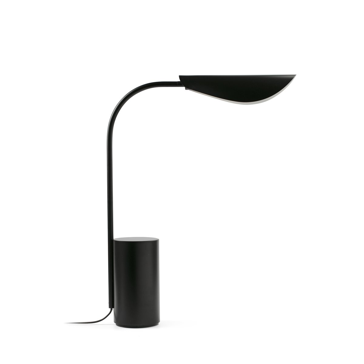 Liggera 55cm Schwarz tischlampe Von Faro Barcelona - Dank ihrer Leichtigkeit und stilvollen &Auml;sthetik f&uuml;gt sich Liggera in jede Umgebung ein &ndash; vom modernen Zuhause bis zum kreativen Arbeitsplatz &ndash; und verleiht ihr einen ruhigen, ausgewogenen Ausdruck.