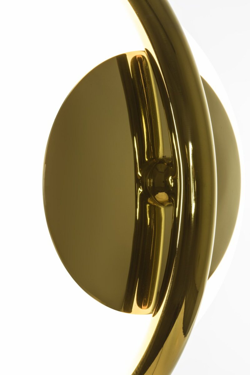 Le Vita Gold stehlampe Von Faro Barcelona - Dank der integrierten Touch-Technologie l&auml;sst sich die Leuchte mit nur einer Ber&uuml;hrung ein- und ausschalten.