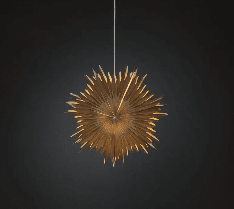 Papierstern Ø46 Braun Von Konstsmide - Mit seinem stilvollen Design und dem sanften Licht verbreitet es eine ruhige und heimelige Weihnachtsstimmung.