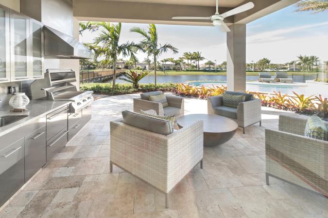 Mountain Gale Ø132 Weiß Von Westinghouse - Mit seiner weißen Lackierung und den weißen ABS-Flügeln ist der Ventilator robust genug, um Wetter und Wind standzuhalten und bietet gleichzeitig ein modernes Aussehen.