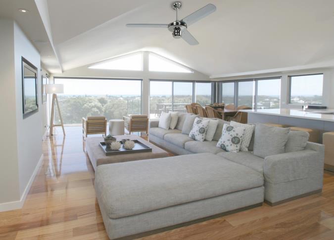 Industrial Ø122 Chrom Von Westinghouse - Industrieller Deckenventilator in Chromausf&uuml;hrung mit Chromstahlfl&uuml;geln ist ein zeitloses Design und ein Bestseller von Westinghouse.