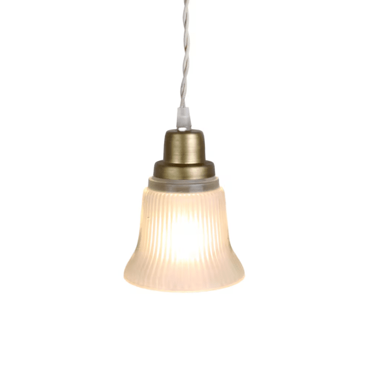 Ulla Ø12 Weiß fensterlampe Von Strömshaga - Die Lampe hat keine Verbindung zur Wand oder zur Decke, Sie k&ouml;nnen also selbst entscheiden, womit Sie sie verbinden m&ouml;chten.