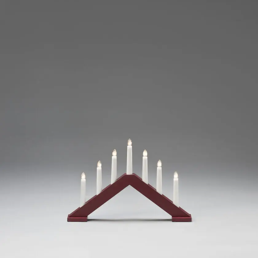 Candelabra 7 Lights Mattes Dunkelrot Von Konstsmide - Dieser Kerzenhalter eignet sich perfekt f&uuml;r die Fensterbank oder den Tisch und passt gleicherma&szlig;en gut in moderne und traditionelle Inneneinrichtungen.