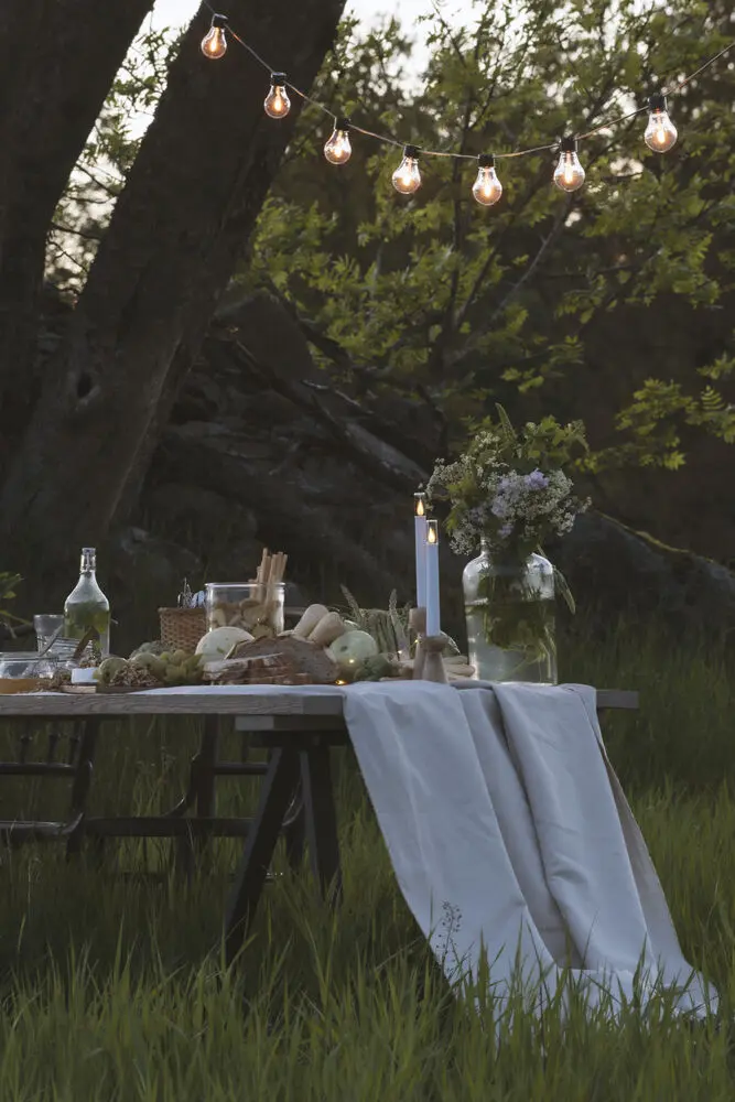 Lichterkette, Amber, 4,5 m Schwarz Von Konstsmide - Mit Schutzart IP44 und robust genug f&uuml;r den Einsatz im Innen- und Au&szlig;enbereich.