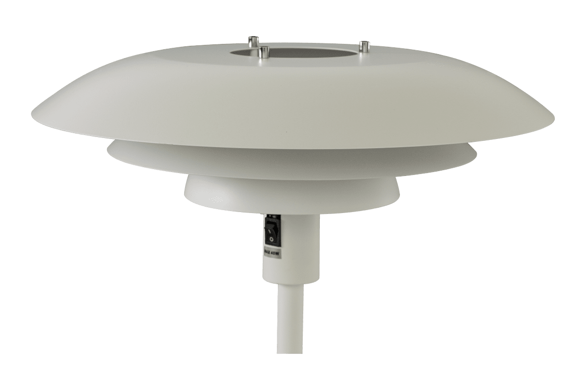 Epsilon Weiß stehlampe Von Aneta Lighting - Die Stehleuchte Epsilon hat ein klassisches Design mit wei&szlig;en Metallschirmen in drei Ebenen, die das Licht angenehm streuen und Blendung verhindern.