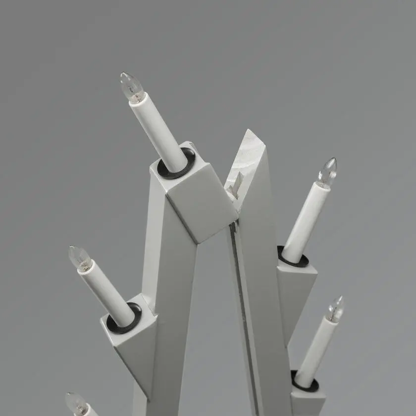 Candelabra 7 Lights Grau Von Konstsmide - Faltbarer elektrischer Kerzenst&auml;nder mit 7 Kerzen, aus grau lackiertem Holz, verziert mit schwarzen Ringen um jede Kerze f&uuml;r eine elegante Note.